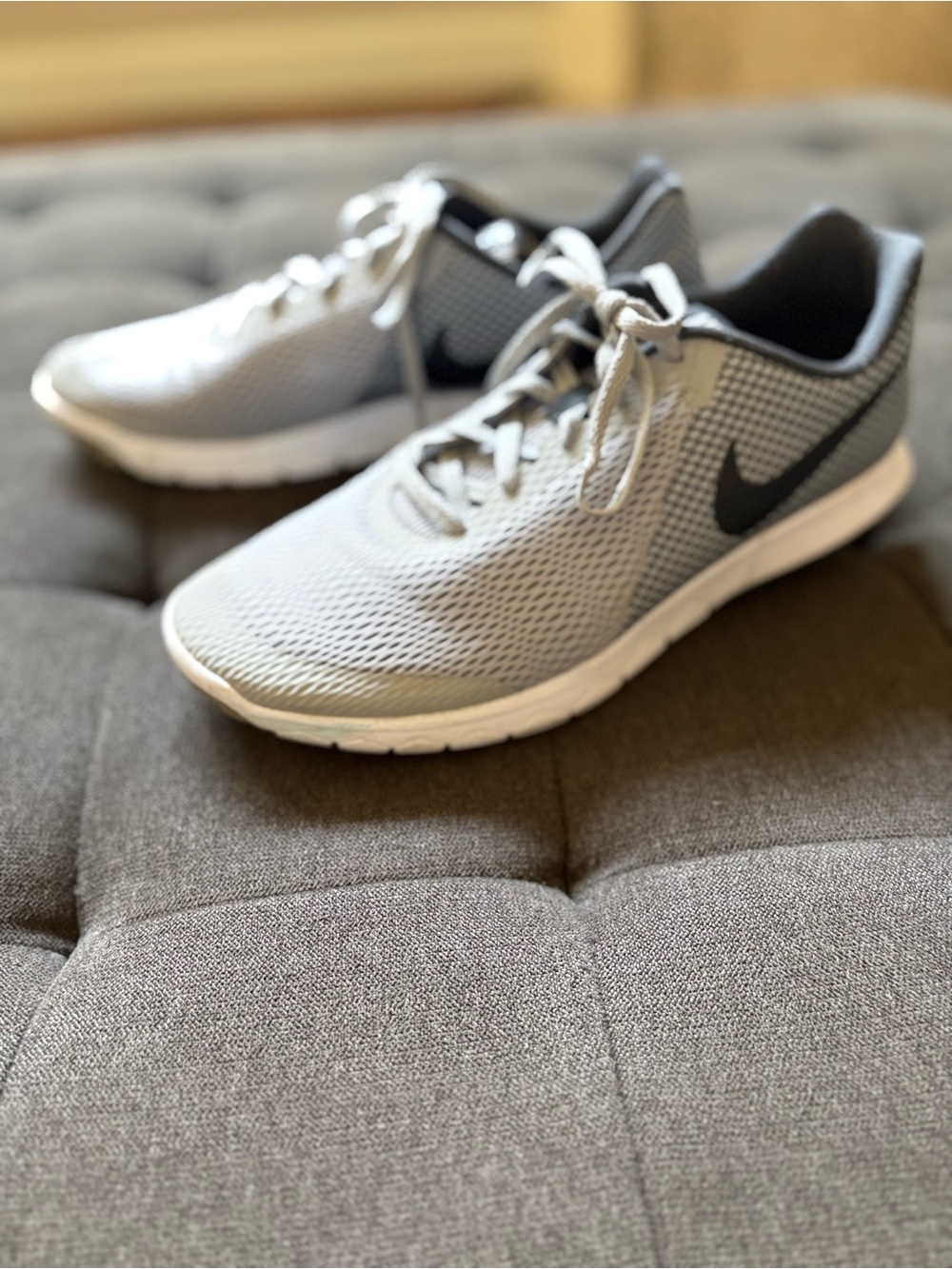 Nike Men's Flex Experience Run 6 Running Shoes